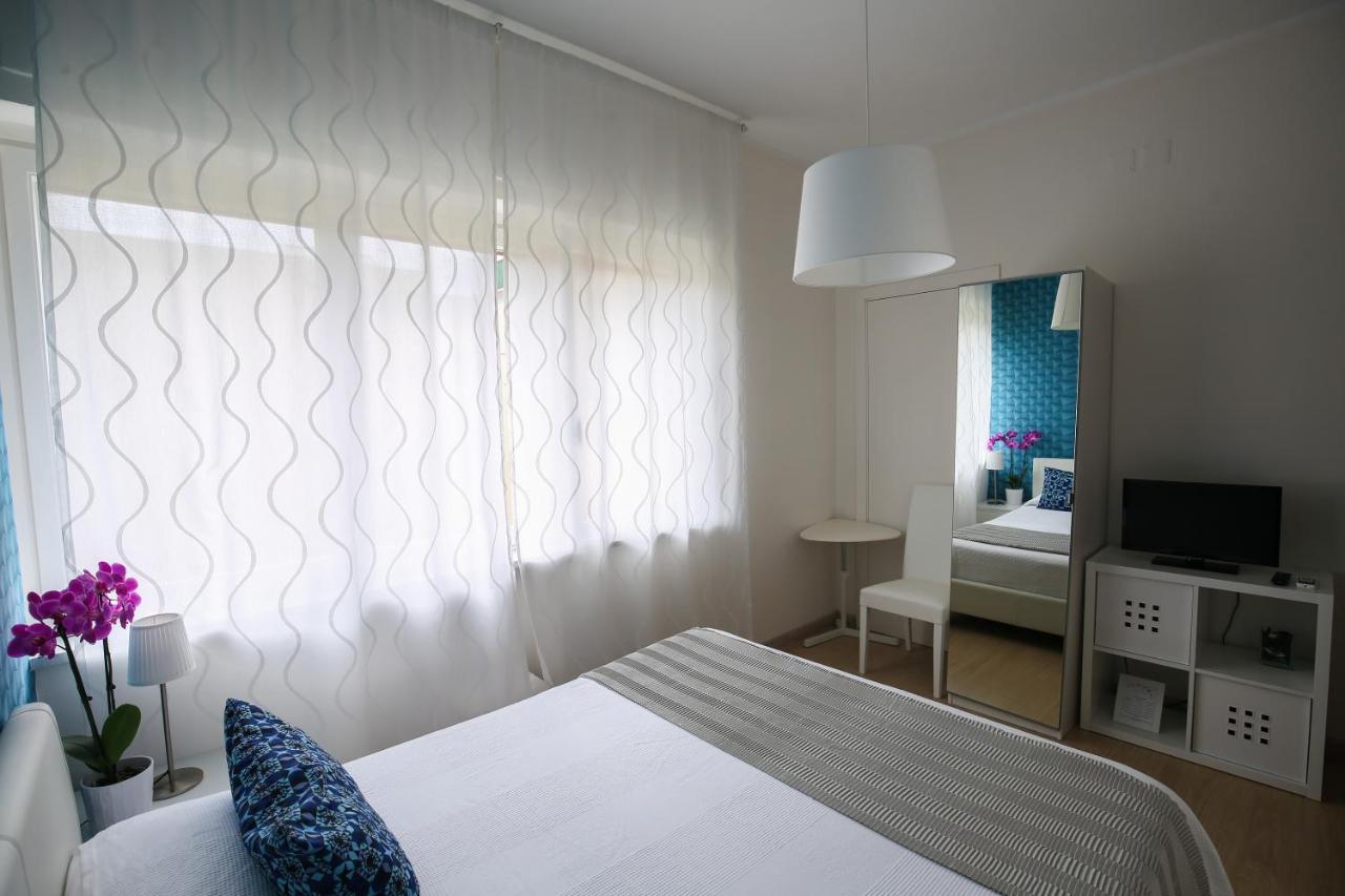 Bed and Breakfast Bernini 20 Neapel Exterior foto