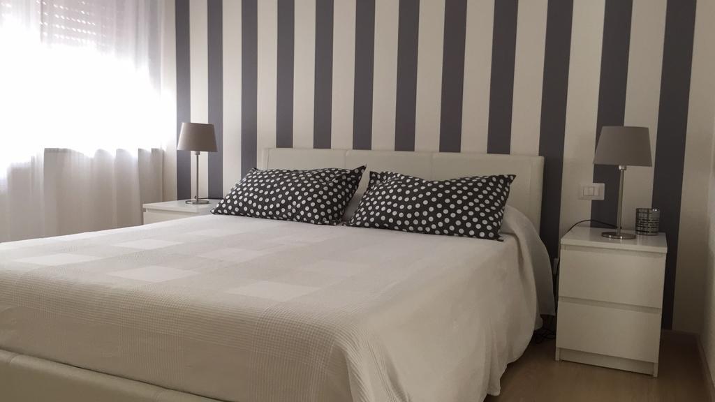 Bed and Breakfast Bernini 20 Neapel Zimmer foto